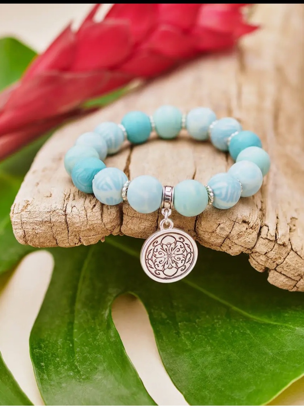 556. Maui blue chunky blossom stretch bracelet
